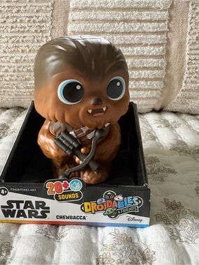 Hasbro Star Wars Chewbacca Figure - Brown with Blue Eyes